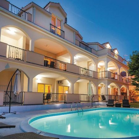 Amazing Apartment In Kastel Stafilic With Jacuzzi Kastela Luaran gambar